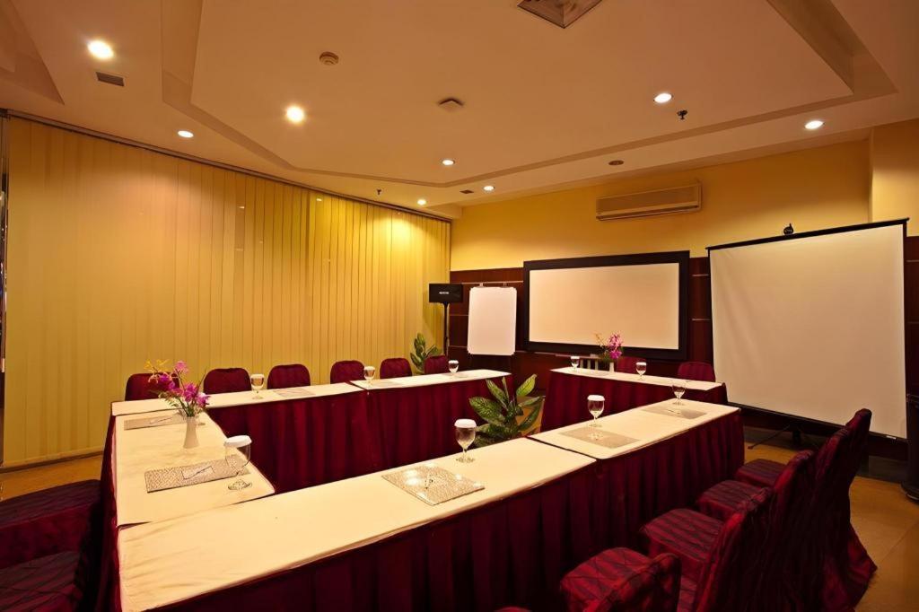ג'קרטה Classic Hotel מראה חיצוני תמונה